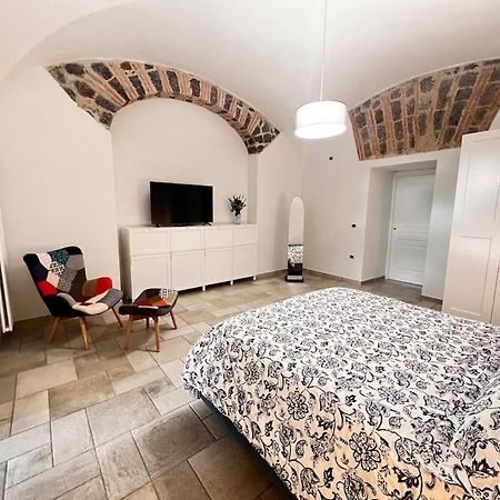 A Casa Di Ty Apartment Caserta Luaran gambar