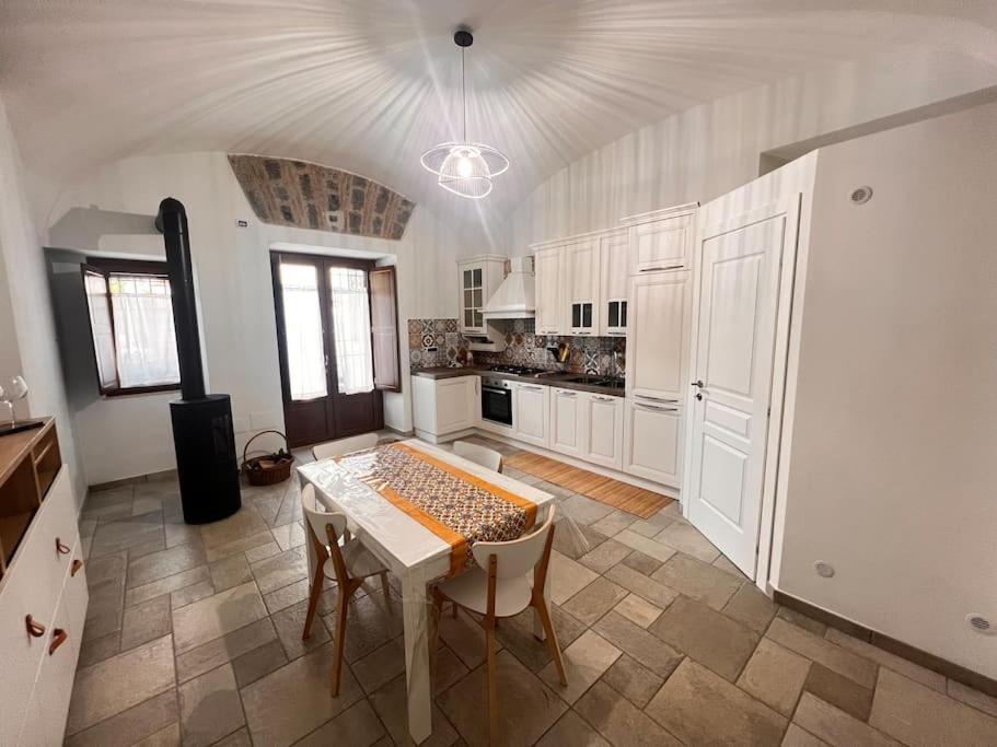 A Casa Di Ty Apartment Caserta Luaran gambar